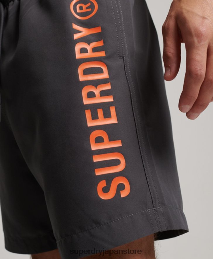 コアスポーツ 17 インチ リサイクル スイムショーツ 男性 Superdry 衣類 濃い灰色 2J62PZ385