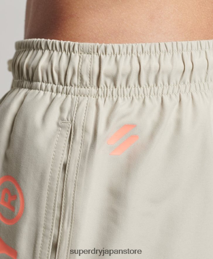 コアスポーツ 17 インチ リサイクル スイムショーツ 男性 Superdry 衣類 ベージュ 2J62PZ403