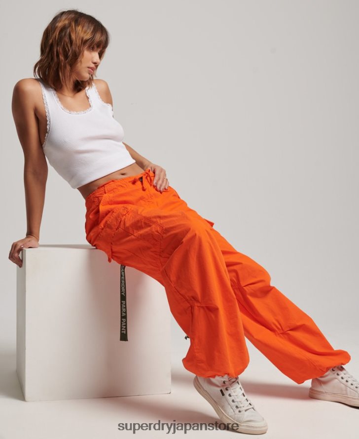 だぶだぶのパラシュートパンツ 女性 Superdry 衣類 オレンジ 2J62PZ1973