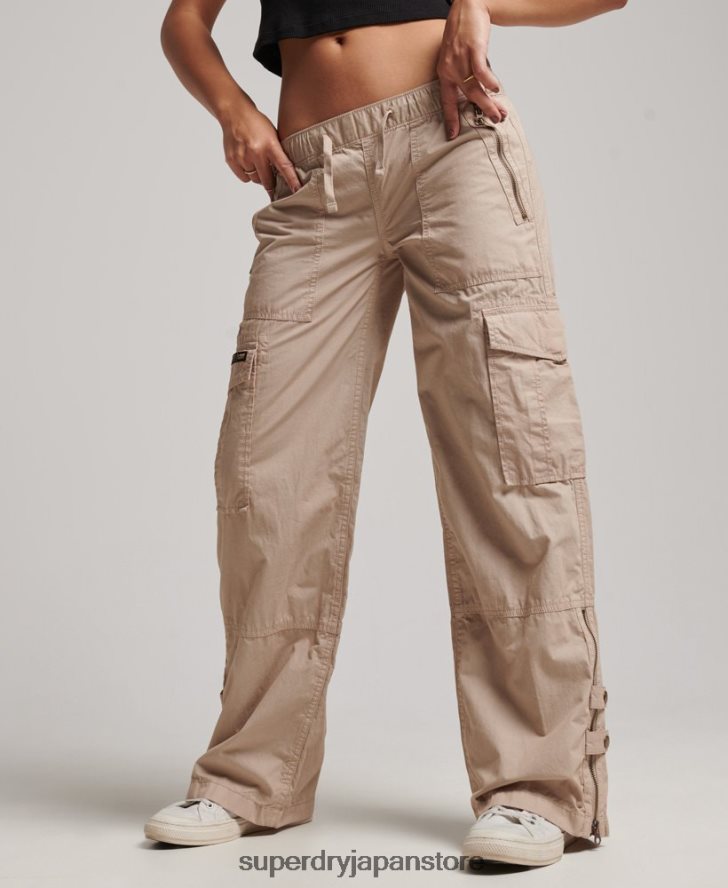 ローライズワイドレッグカーゴパンツ 女性 Superdry 衣類 クリーム 2J62PZ2001