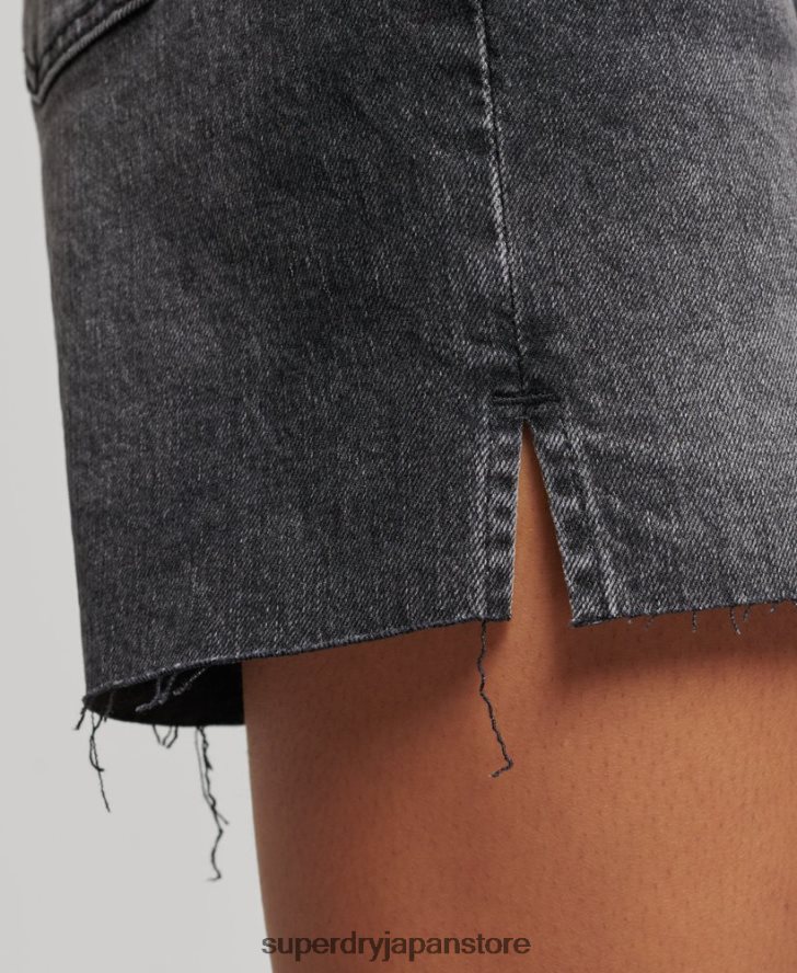 ミッドライズは短くカットオフ 女性 Superdry 衣類 黒 2J62PZ2158