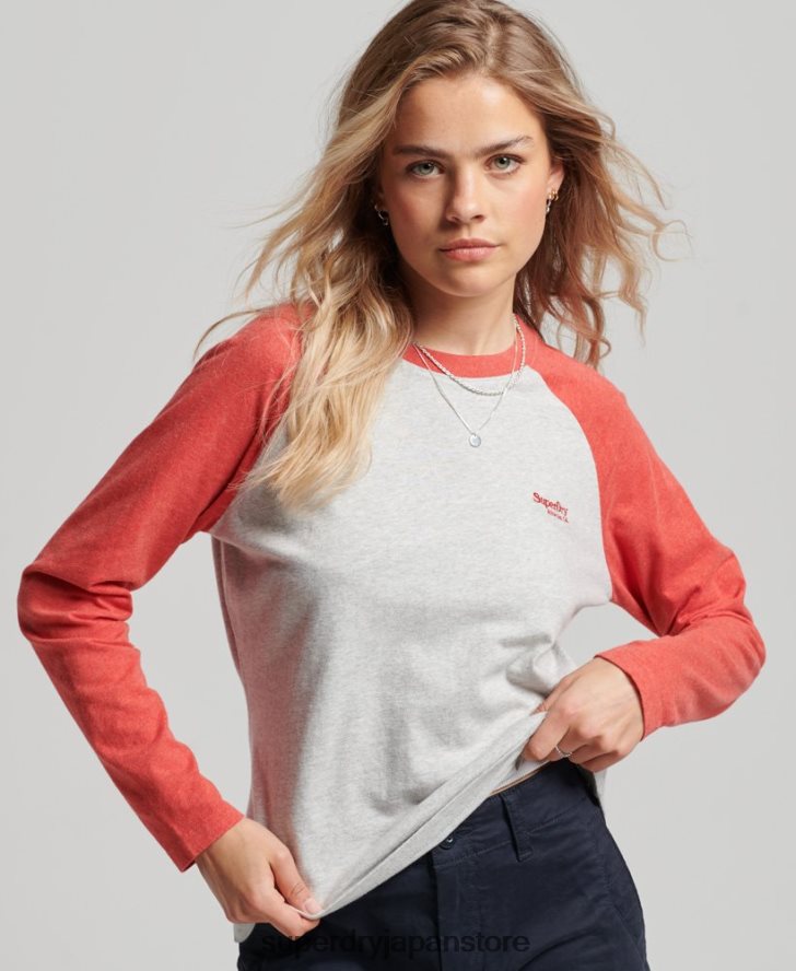 オーガニックコットンのヴィンテージロゴベースボールトップ 女性 Superdry 衣類 ライトグレー 2J62PZ2907