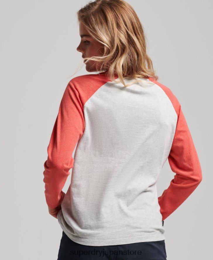 オーガニックコットンのヴィンテージロゴベースボールトップ 女性 Superdry 衣類 ライトグレー 2J62PZ2907