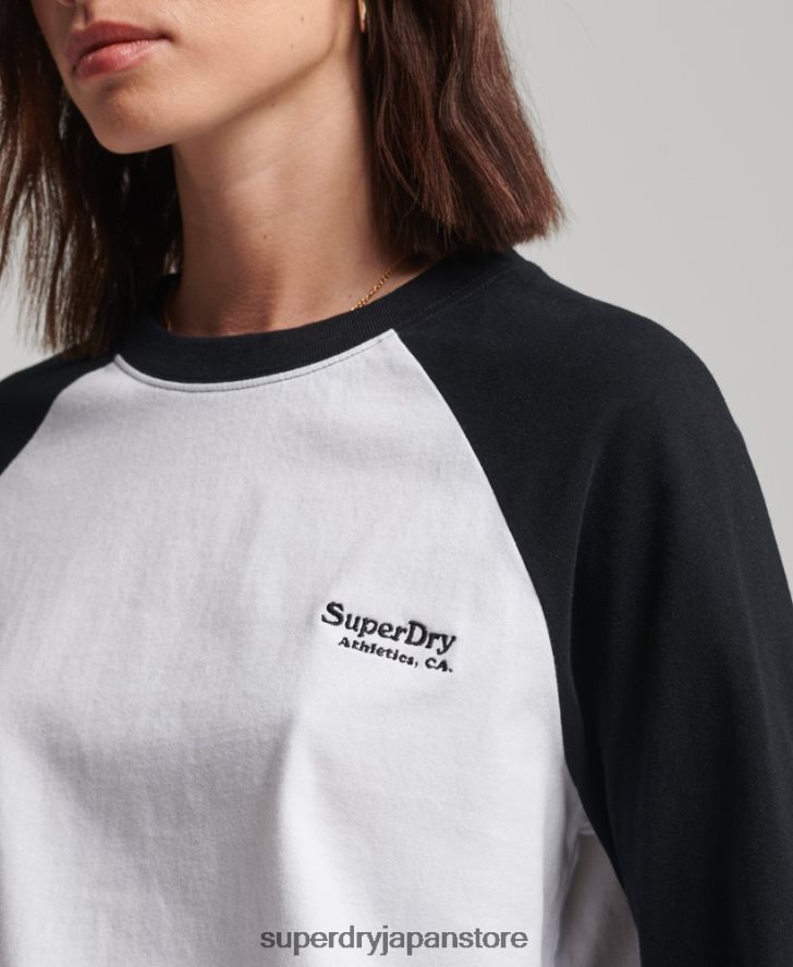 オーガニックコットンのヴィンテージロゴベースボールトップ 女性 Superdry 衣類 白 2J62PZ2974