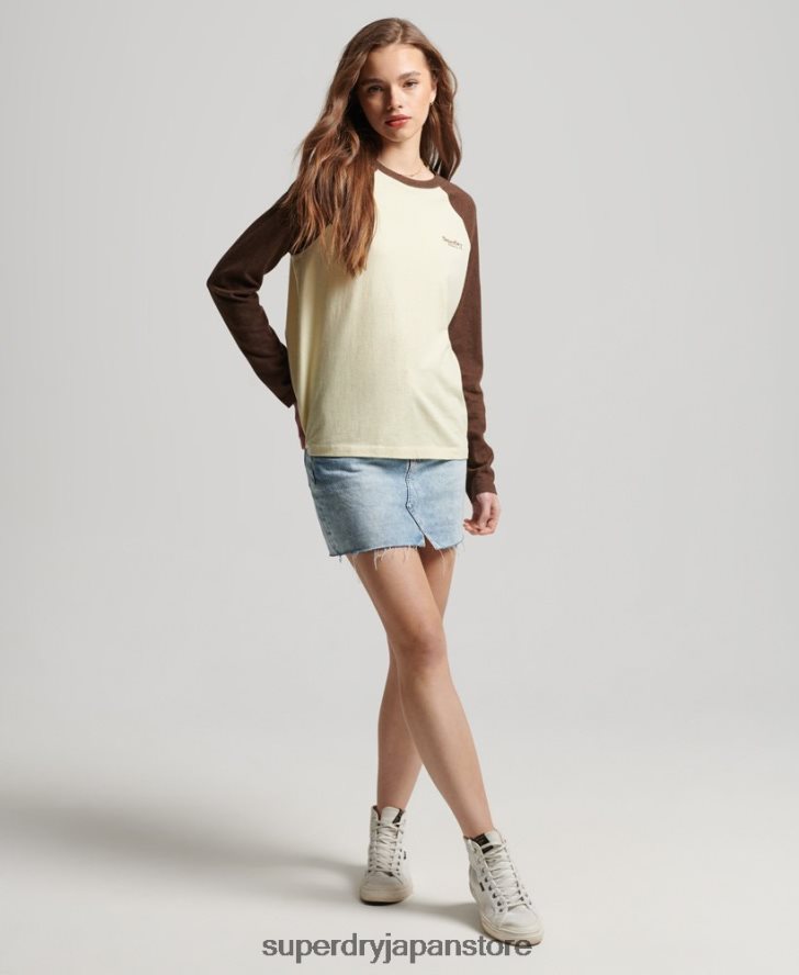 オーガニックコットンのヴィンテージロゴベースボールトップ 女性 Superdry 衣類 茶色 2J62PZ3003