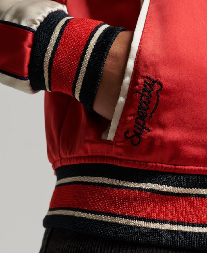 ヴィンテージ刺繍スカジャンジャケット 女性 Superdry 衣類 赤 2J62PZ3517