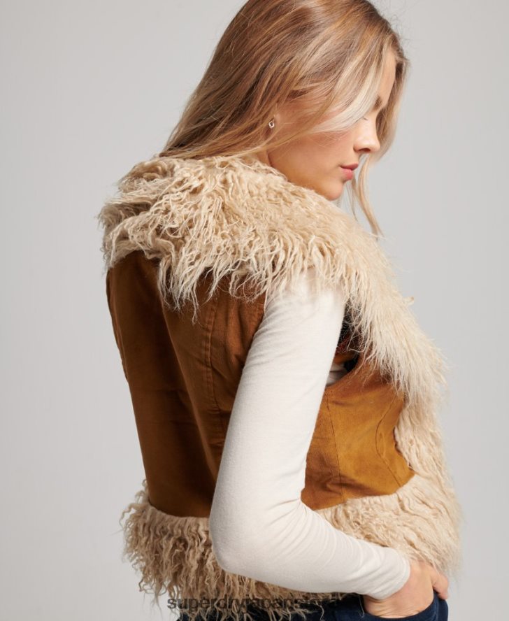 フェイクファー裏地付きアフガンクロップドジレ 女性 Superdry 衣類 茶色 2J62PZ3553