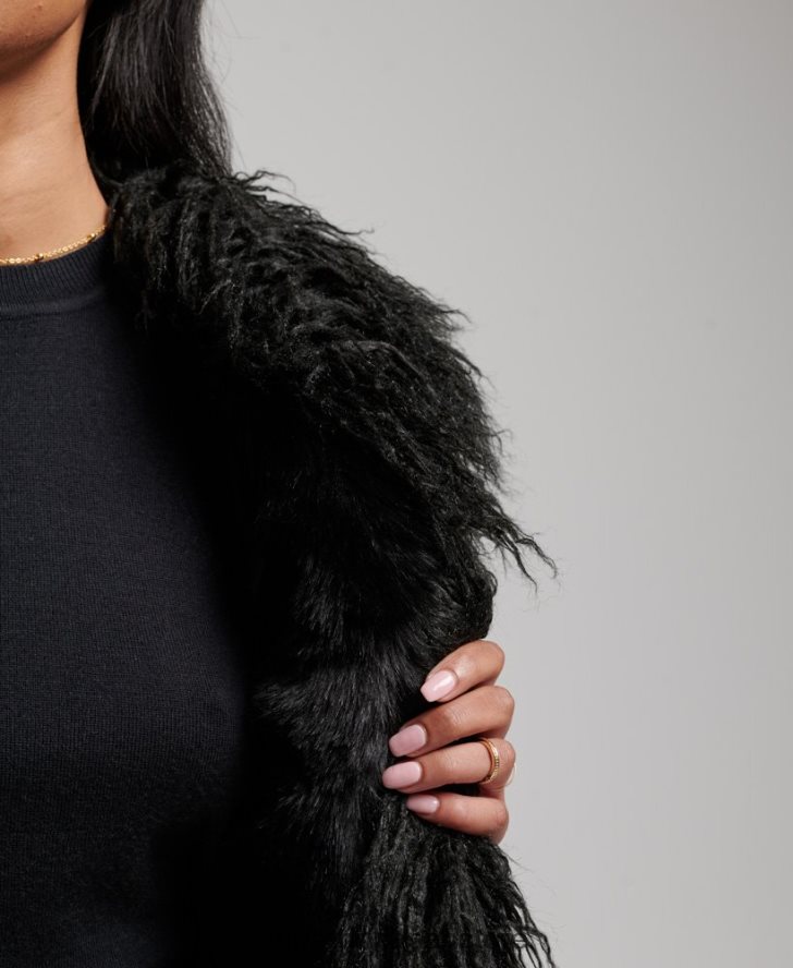 フェイクファー裏地付きアフガンクロップドジレ 女性 Superdry 衣類 黒 2J62PZ3793