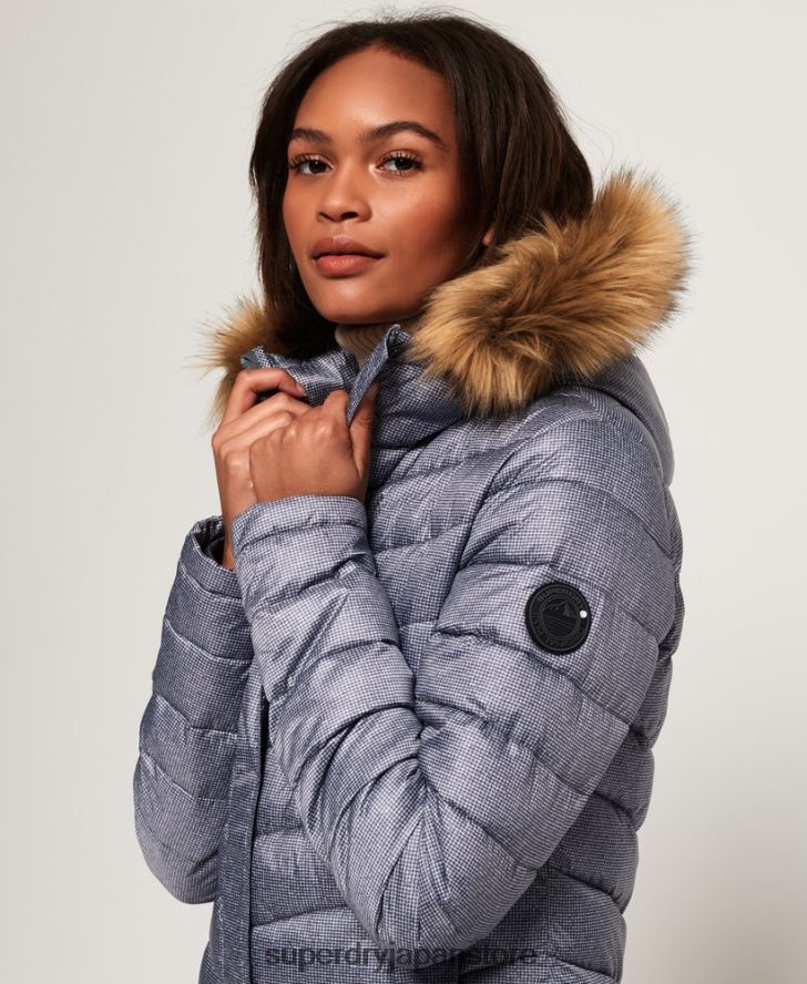 シェブロンフェイクファースーパーフジジャケット 女性 Superdry 衣類 ライトグレー 2J62PZ3829