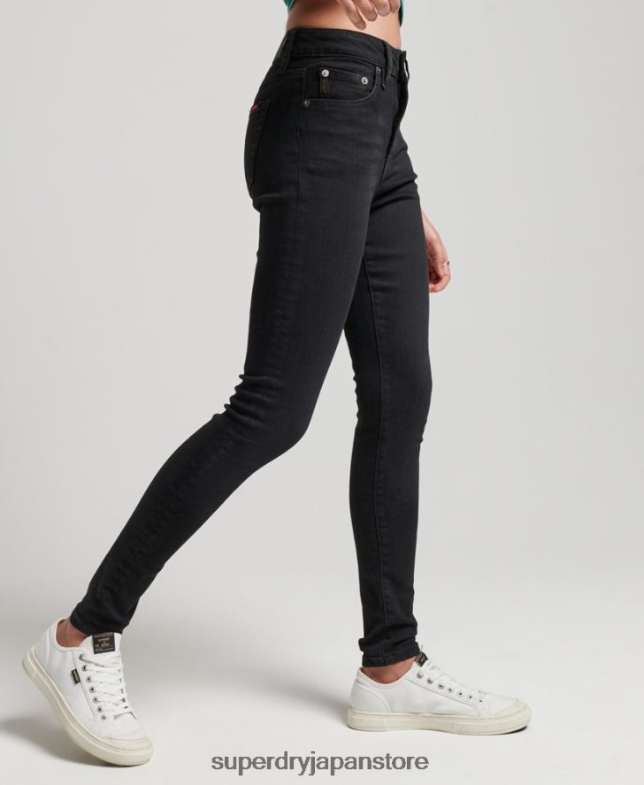オーガニックコットン ハイライズ スキニーデニム ジーンズ 女性 Superdry 衣類 黒 2J62PZ3870