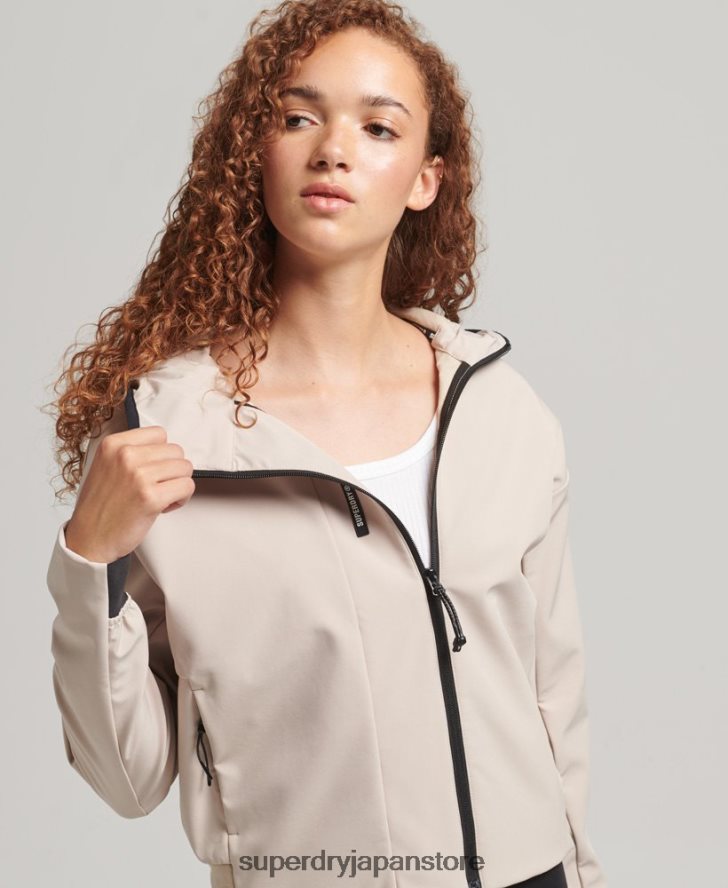 テッククロップソフトシェルジャケット 女性 Superdry 衣類 ベージュ 2J62PZ5521