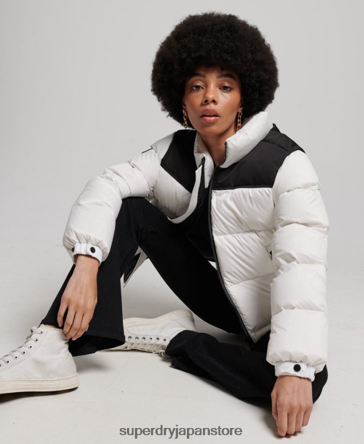 スポーツスタイルのコードパファージャケット 女性 Superdry 衣類 白 2J62PZ5579