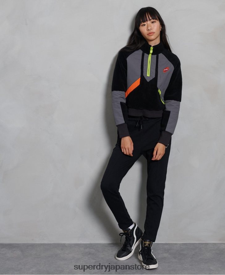 スポーツスタイルのエネルギーファンネルスウェットシャツ 女性 Superdry 衣類 黒 2J62PZ6150