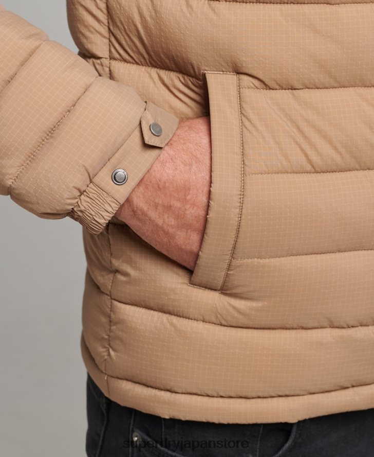 軽量のショートダウンコート 男性 Superdry 衣類 茶色 2J62PZ975