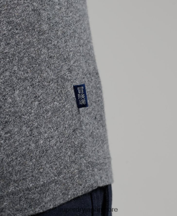 オーガニックコットンのヴィンテージロゴ刺繍トップス 男性 Superdry 衣類 グレー 2J62PZ6401