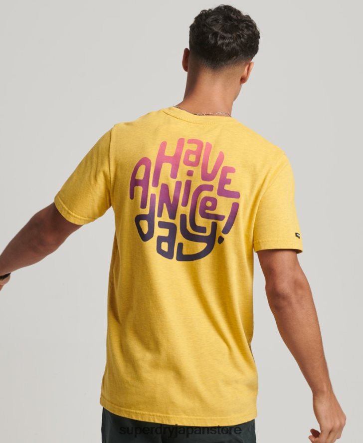 ヴィンテージトラベルステッカーTシャツ 男性 Superdry 衣類 黄色 2J62PZ22