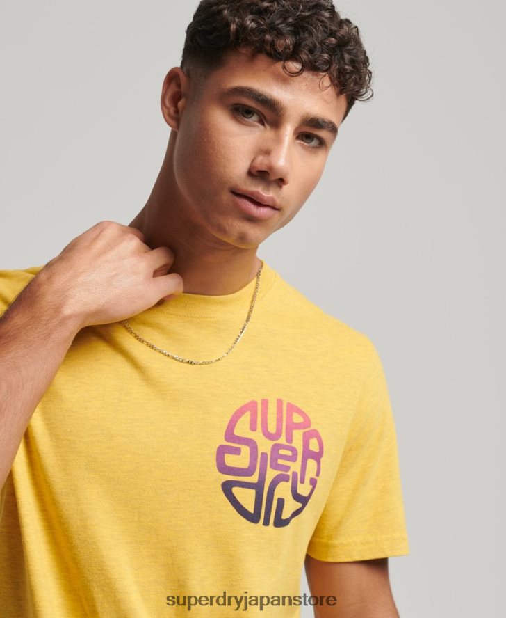 ヴィンテージトラベルステッカーTシャツ 男性 Superdry 衣類 黄色 2J62PZ22