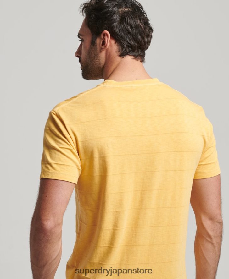 オーガニックコットンのヴィンテージテクスチャーTシャツ 男性 Superdry 衣類 黄色 2J62PZ34