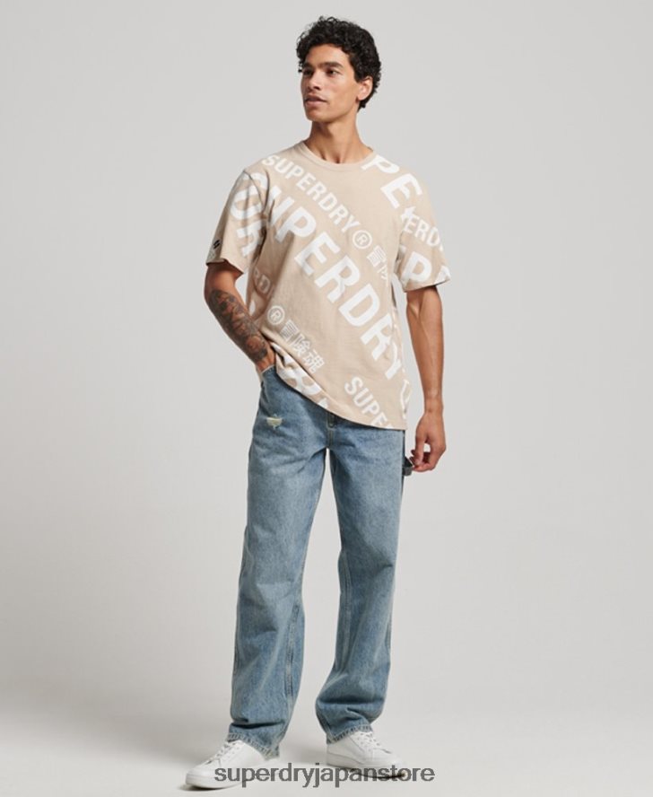 ロゴ全面プリント ルーズ T シャツ 男性 Superdry 衣類 ベージュ 2J62PZ4821