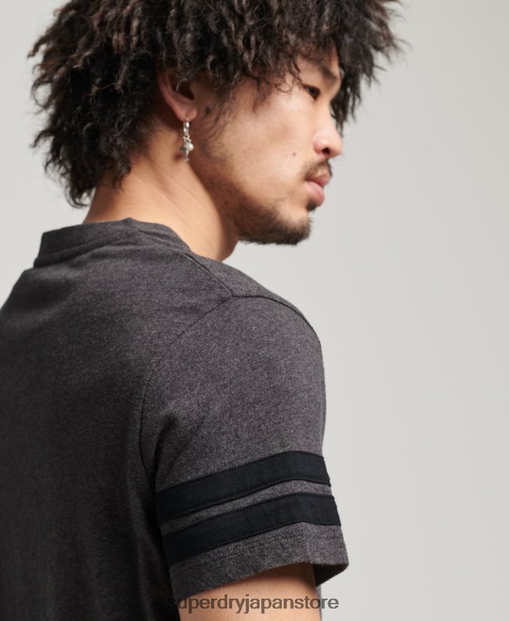 オーガニックコットン エッセンシャルロゴ クォーターバック Tシャツ 男性 Superdry 衣類 濃い灰色 2J62PZ4887
