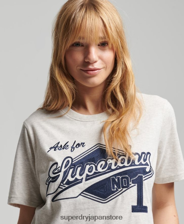 ヴィンテージスクリプトスタイルカレッジTシャツ 女性 Superdry 衣類 クリーム 2J62PZ6212