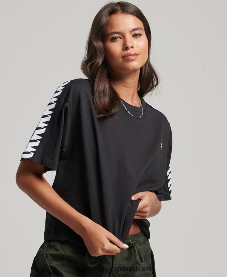 code s ロゴ テープ オーバーサイズ ボクシー T シャツ 女性 Superdry 衣類 黒 2J62PZ2739